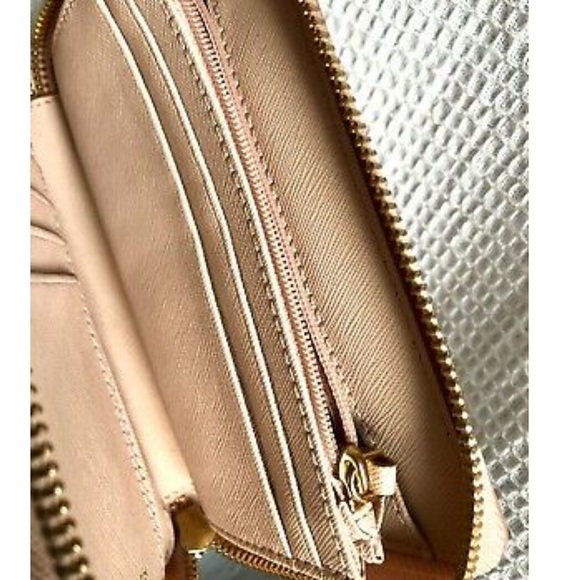 Tory Burch York Multitask Ziparound Wristlet -Pink - Picture 10 of 10